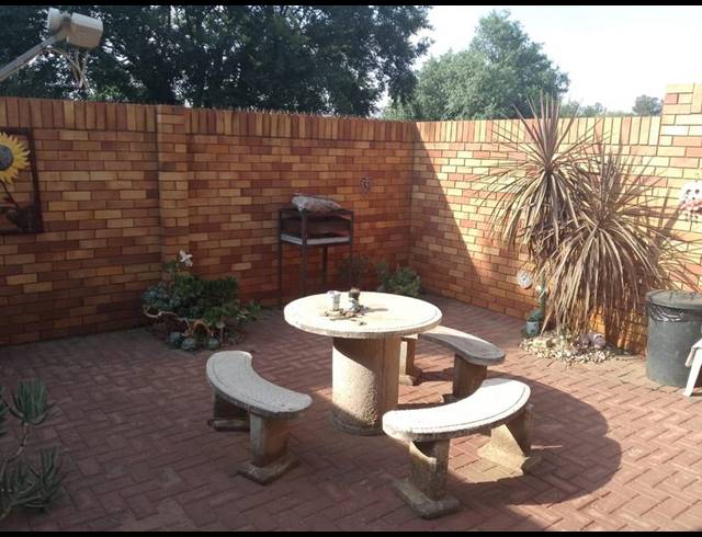 2 BEDROOM TOWNHOUSE FOR SALE IN EDELWEISS